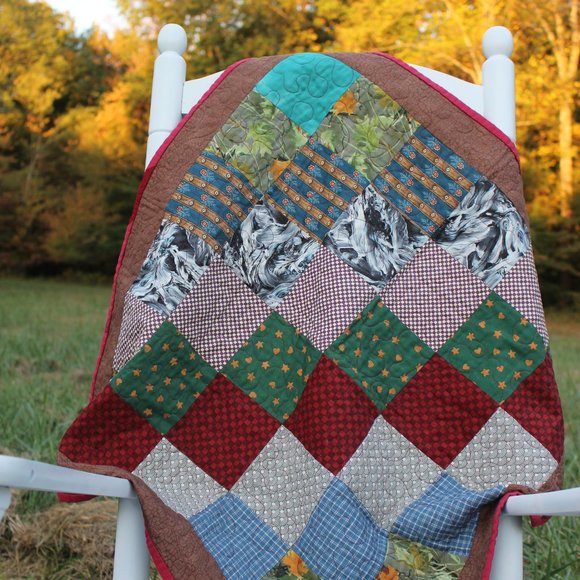 Quilted Throw/Quilt Playful Pattern  Size 31" X 31" - Picture 2 of 8